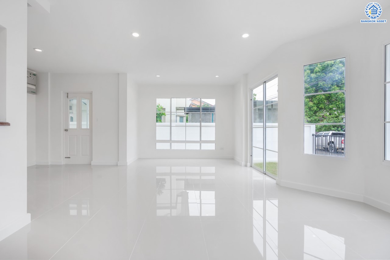 บ้านมือสองตกแต่งใหม่ ม.ชลลดา วัดลาดปลาดุก หลังมุม คุณภาพระดับ L&H บนเนื้อที่ 57.6 ตร.ว. ฟังก์ชัน 3 ห้องนอน 2 ห้องน้ำ 2 ที่จอดรถ บนทำเลศักยภาพ เพียง 15 นาทีถึง เซ็นทรัลเวสท์เกต ใกล้รถไฟฟ้าสายสีม่วง "สถานีคลองบางไผ่"...